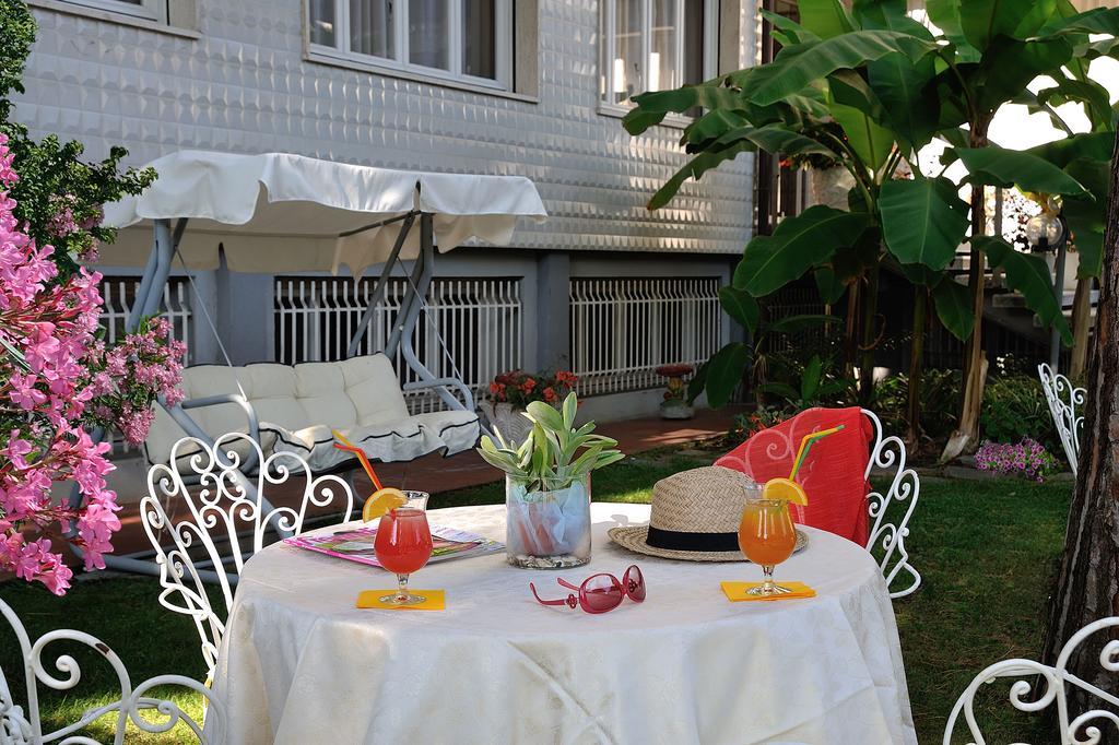 Hotel Corallo Diano Marina Exterior foto